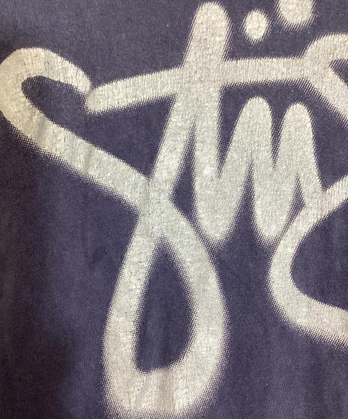 stussy（ステューシー）stussy (ステューシー) スプレーロゴプリントTシャツ ネイビー サイズ:XLの古着・服飾アイテム