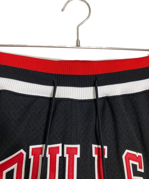 MITCHELL & NESS（ミッチェルアンドネス）MITCHELL & NESS (ミッチェルアンドネス) NBA (エヌビーエー) Just Dun (ジャスト ダン) BASKETBALL SHORTS/バスケットボール ショーツ ブラック×レッド サイズ:Lの古着・服飾アイテム