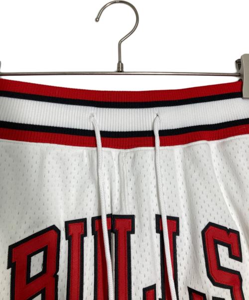 MITCHELL & NESS（ミッチェルアンドネス）MITCHELL & NESS (ミッチェルアンドネス) NBA (エヌビーエー) Just Dun (ジャスト ダン) BASKETBALL SHORTS/バスケットボール ショーツ ホワイト×レッド サイズ:Lの古着・服飾アイテム