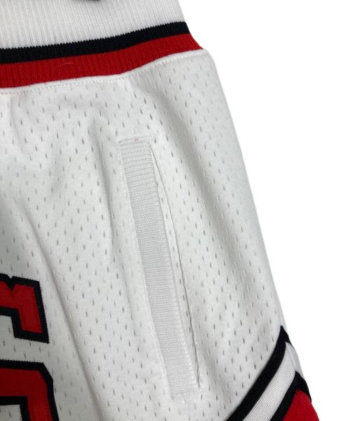 MITCHELL & NESS（ミッチェルアンドネス）MITCHELL & NESS (ミッチェルアンドネス) NBA (エヌビーエー) Just Dun (ジャスト ダン) BASKETBALL SHORTS/バスケットボール ショーツ ホワイト×レッド サイズ:Lの古着・服飾アイテム