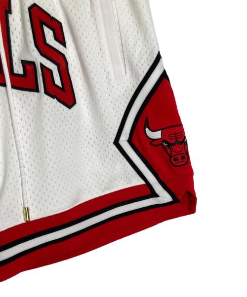 MITCHELL & NESS（ミッチェルアンドネス）MITCHELL & NESS (ミッチェルアンドネス) NBA (エヌビーエー) Just Dun (ジャスト ダン) BASKETBALL SHORTS/バスケットボール ショーツ ホワイト×レッド サイズ:Lの古着・服飾アイテム