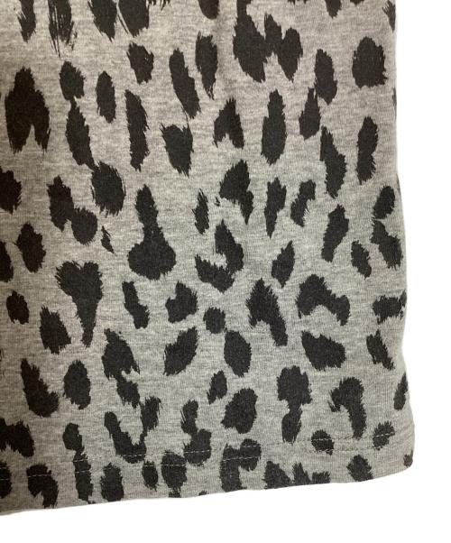 Saint Laurent Paris（サンローランパリ）Saint Laurent Paris (サンローランパリ) レオパード柄Tシャツ グレー サイズ:不明の古着・服飾アイテム