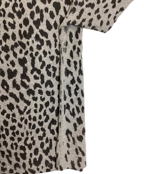 Saint Laurent Paris（サンローランパリ）Saint Laurent Paris (サンローランパリ) レオパード柄Tシャツ グレー サイズ:不明の古着・服飾アイテム