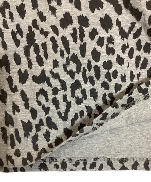 Saint Laurent Paris（サンローランパリ）Saint Laurent Paris (サンローランパリ) レオパード柄Tシャツ グレー サイズ:不明の古着・服飾アイテム