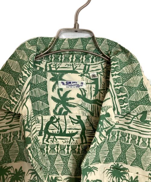 Sun Surf（サンサーフ）Sun Surf (サンサーフ) RAYON HAWAIIAN SHIRT ベージュ×グリーン サイズ:Mの古着・服飾アイテム