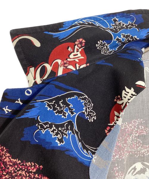 KITH（キス）KITH (キス) Tokyo Thompson Camp Collar Shirt/トウキョウ トンプソン キャンプ カラー シャツ ブラック サイズ:XLの古着・服飾アイテム
