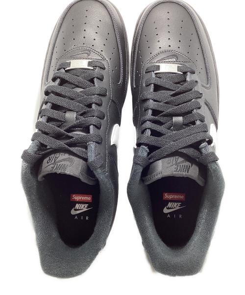 NIKE（ナイキ）NIKE (ナイキ) Supreme (シュプリーム) ローカットスニーカー ブラック×ホワイト サイズ:28cm 未使用品の古着・服飾アイテム