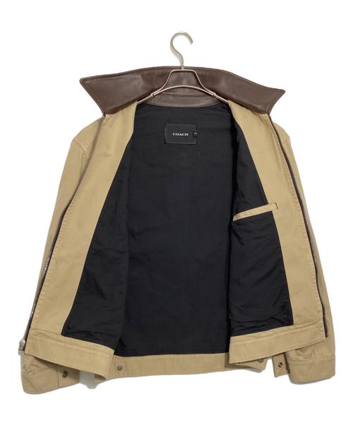 COACH（コーチ）COACH (コーチ) 襟レザーツイルワークジャケット ベージュ サイズ:Mの古着・服飾アイテム