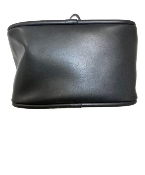 CHARLES & KEITH（チャールズアンドキース）CHARLES & KEITH (チャールズアンドキース) チューブラスラウチートートバッグ ブラックの古着・服飾アイテム