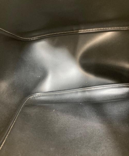 CHARLES & KEITH（チャールズアンドキース）CHARLES & KEITH (チャールズアンドキース) チューブラスラウチートートバッグ ブラックの古着・服飾アイテム