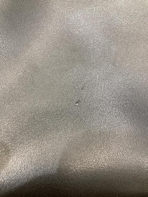 CHARLES & KEITH（チャールズアンドキース）CHARLES & KEITH (チャールズアンドキース) チューブラスラウチートートバッグ ブラックの古着・服飾アイテム