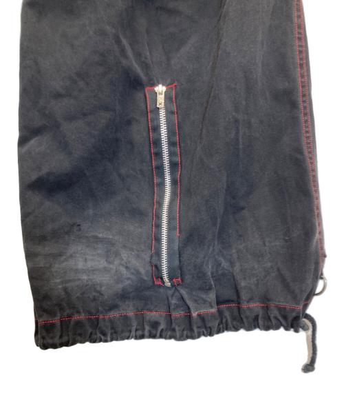 TRIPP（トリップ）TRIPP (トリップ) ステッチデザインカーゴパンツ ブラック×レッド サイズ:Mの古着・服飾アイテム