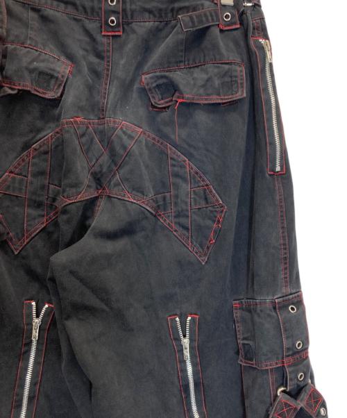TRIPP（トリップ）TRIPP (トリップ) ステッチデザインカーゴパンツ ブラック×レッド サイズ:Mの古着・服飾アイテム