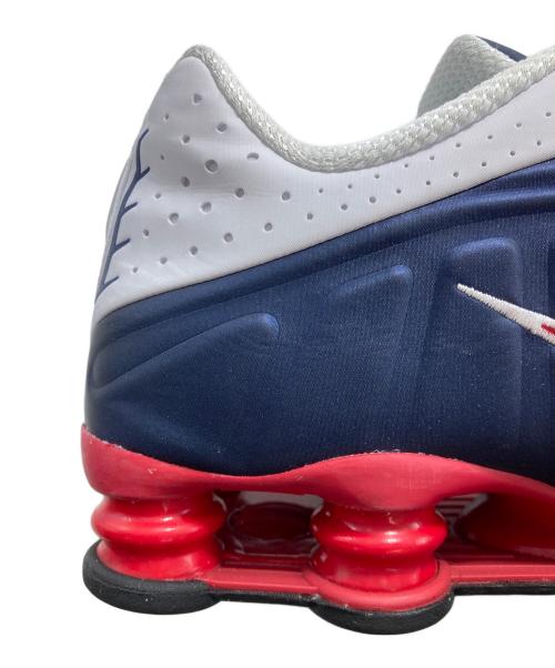 NIKE（ナイキ）NIKE (ナイキ) SHOX R4 MIDNIGHT NAVY/GYM RED-WHITE ローカットスニーカー ネイビー サイズ:US11の古着・服飾アイテム