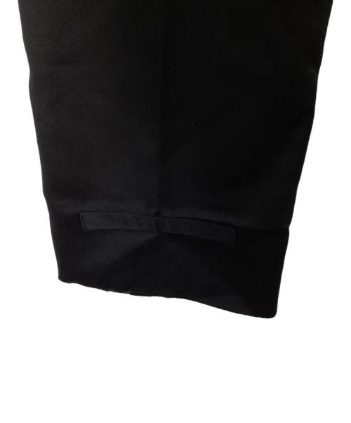 JOHN LAWRENCE SULLIVAN（ジョン ローレンス サリバン）JOHN LAWRENCE SULLIVAN (ジョン ローレンス サリバン) Wool satin straight trousers ブラック サイズ:SIZE 44の古着・服飾アイテム