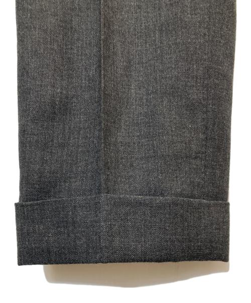 BEAMS F（ビームスエフ）BEAMS F (ビームスエフ) 【別注】IGARASHI TROUSERS / フレスコ 2プリーツ サイドアジャスター スラックス ブラック サイズ:46の古着・服飾アイテム