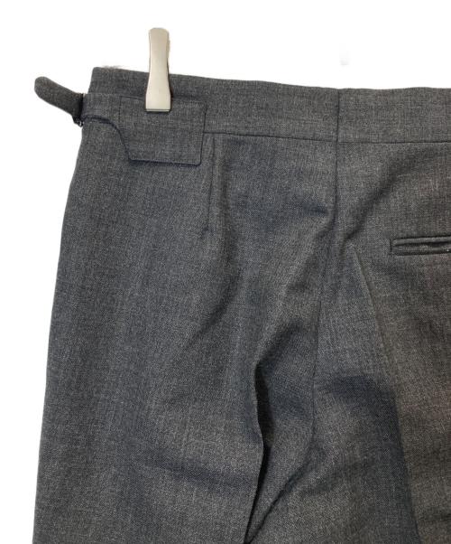 BEAMS F（ビームスエフ）BEAMS F (ビームスエフ) 【別注】IGARASHI TROUSERS / フレスコ 2プリーツ サイドアジャスター スラックス ブラック サイズ:46の古着・服飾アイテム