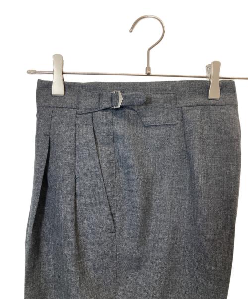 BEAMS F（ビームスエフ）BEAMS F (ビームスエフ) 【別注】IGARASHI TROUSERS / フレスコ 2プリーツ サイドアジャスター スラックス ブラック サイズ:46の古着・服飾アイテム
