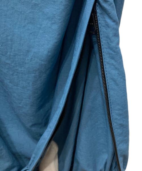 UNIVERSAL PRODUCTS.（ユニバーサルプロダクツ）UNIVERSAL PRODUCTS. (ユニバーサルプロダクツ) NYLON SHELL TRACK PANTS/ナイロンシェルトラックパンツ ブルー サイズ:3の古着・服飾アイテム