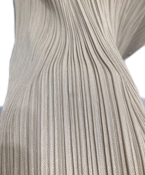 PLEATS PLEASE（プリーツプリーズ）PLEATS PLEASE (プリーツプリーズ) ノースリーブプリーツワンピース ベージュ サイズ:Lの古着・服飾アイテム