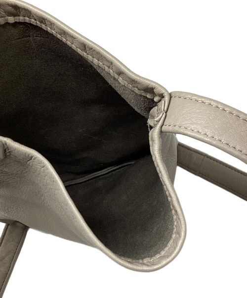 HENDER SCHEME（エンダースキーマ）HENDER SCHEME (エンダースキーマ) cow shoulder small/カウショルダースモール グレーの古着・服飾アイテム