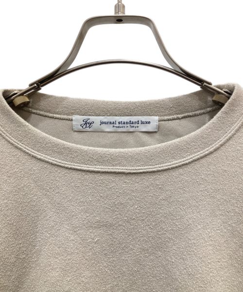 journal standard luxe（ジャーナルスタンダード ラックス）journal standard luxe (ジャーナルスタンダード リュクス) ブークレーダンボール ポンチョT ベージュ サイズ:freeの古着・服飾アイテム