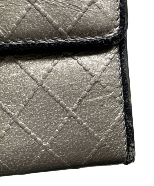 CHANEL（シャネル）CHANEL (シャネル) ココマーク3つ折り財布 シルバーの古着・服飾アイテム