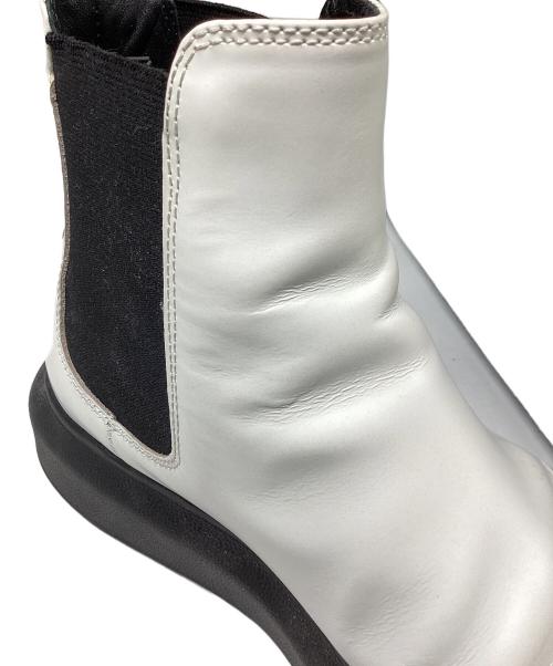 ALEXANDER McQUEEN（アレキサンダーマックイーン）ALEXANDER McQUEEN (アレキサンダーマックイーン) LEATHER CHELSEA BOOTS/ブーツ ホワイト サイズ:23.5の古着・服飾アイテム