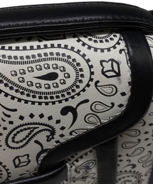 PIERRE HARDY（ピエールアルディ）PIERRE HARDY (ピエールアルディ) ミニアルファパッドハンドバッグ ショルダーバッグ ホワイト×ブラックの古着・服飾アイテム