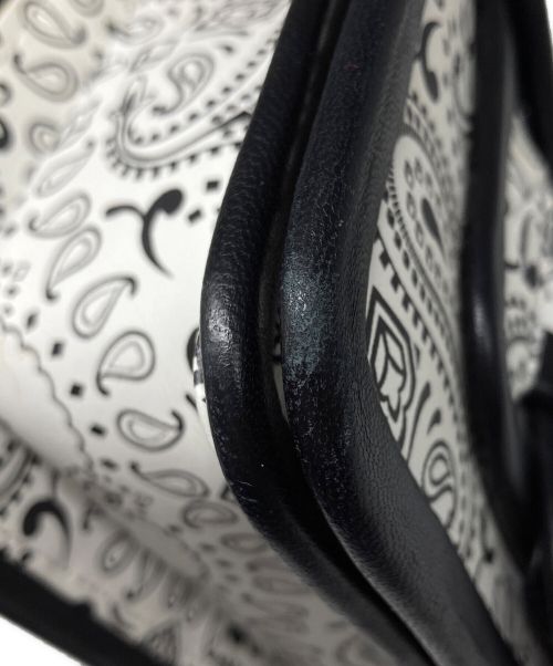 PIERRE HARDY（ピエールアルディ）PIERRE HARDY (ピエールアルディ) ミニアルファパッドハンドバッグ ショルダーバッグ ホワイト×ブラックの古着・服飾アイテム