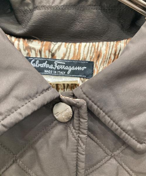 Salvatore Ferragamo（サルヴァトーレ フェラガモ）Salvatore Ferragamo (サルヴァトーレ フェラガモ) キルティングコート ブラウン サイズ:不明（実寸をご確認ください）の古着・服飾アイテム
