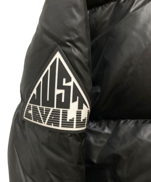 JUST CAVALLI（ジャストカヴァリ）JUST CAVALLI (ジャストカヴァリ) ロゴパッチアシメダウンジャケット ブラック サイズ:46の古着・服飾アイテム