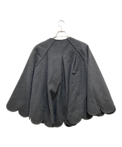 cygne（シーニュ）cygne (シーニュ) スカラップケープ グレーの古着・服飾アイテム