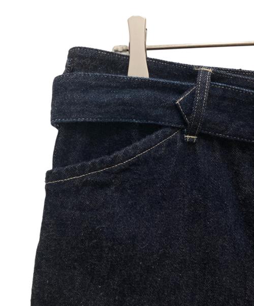 COMOLI（コモリ）COMOLI (コモリ) デニムベルテッドパンツ インディゴ サイズ:3の古着・服飾アイテム
