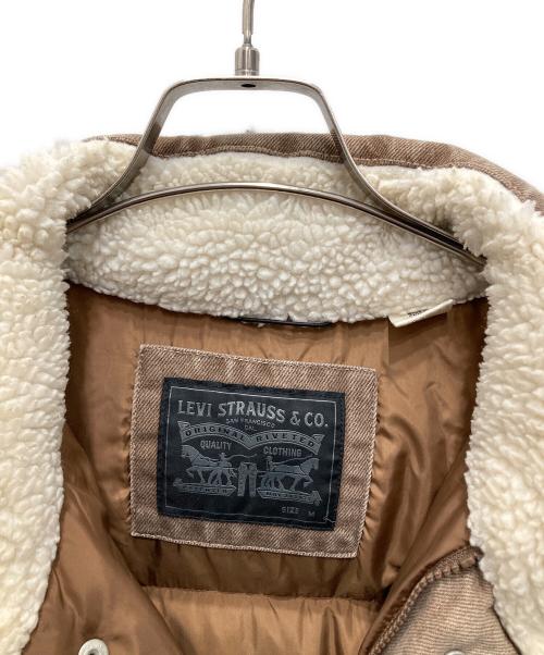 LEVI'S（リーバイス）LEVI'S (リーバイス) スーパーダウンジャケット ベージュ サイズ:Ｍの古着・服飾アイテム