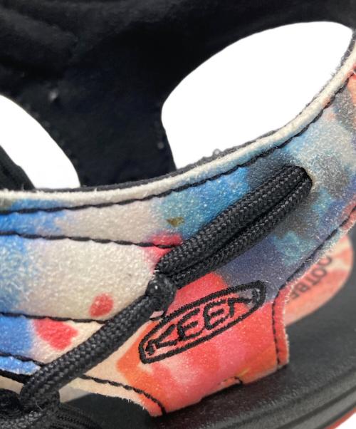 KEEN（キーン）KEEN (キーン) UNEEK NEW YORK AT NIGHT/キーン ニューヨーク アット ナイト ブラック×レッド サイズ:23.5の古着・服飾アイテム