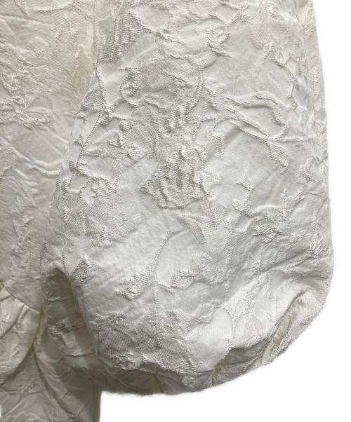 OHGA（オオガ）OHGA (オオガ) フラワージャガードブラウス ホワイト サイズ:Free 未使用品の古着・服飾アイテム