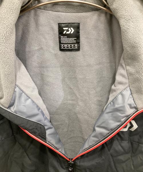 DAIWA（ダイワ）DAIWA (ダイワ) フィッシングスーツ ウォームアップスーツ カーキ×ブラック サイズ:Mの古着・服飾アイテム