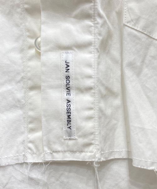 JAN SOLVIE ASSEMBLY（ヤンソルヴィアッセンブリー）JAN SOLVIE ASSEMBLY (ヤンソルヴィアッセンブリー) クロップド シャツ ホワイト サイズ:Freeの古着・服飾アイテム