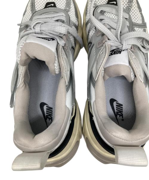 NIKE（ナイキ）NIKE (ナイキ) W V2K RUN グレー サイズ:23cmの古着・服飾アイテム