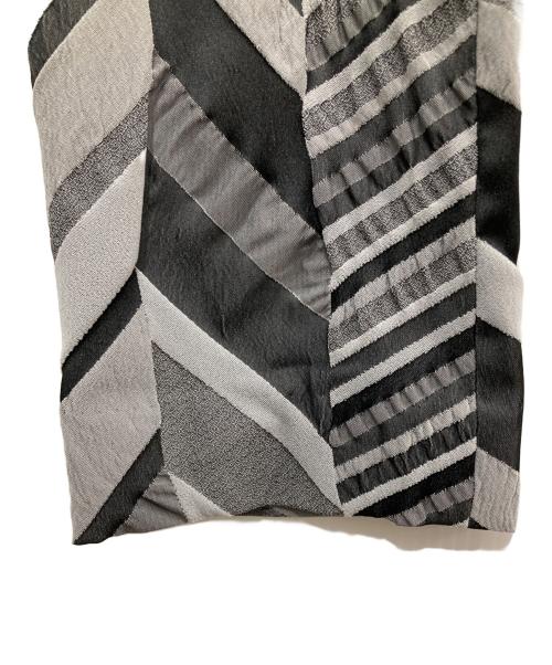 ISSEY MIYAKE（イッセイミヤケ）ISSEY MIYAKE (イッセイミヤケ) 総柄パンツ ブラック×グレー サイズ:Sの古着・服飾アイテム