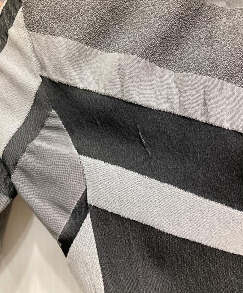 ISSEY MIYAKE（イッセイミヤケ）ISSEY MIYAKE (イッセイミヤケ) 総柄パンツ ブラック×グレー サイズ:Sの古着・服飾アイテム