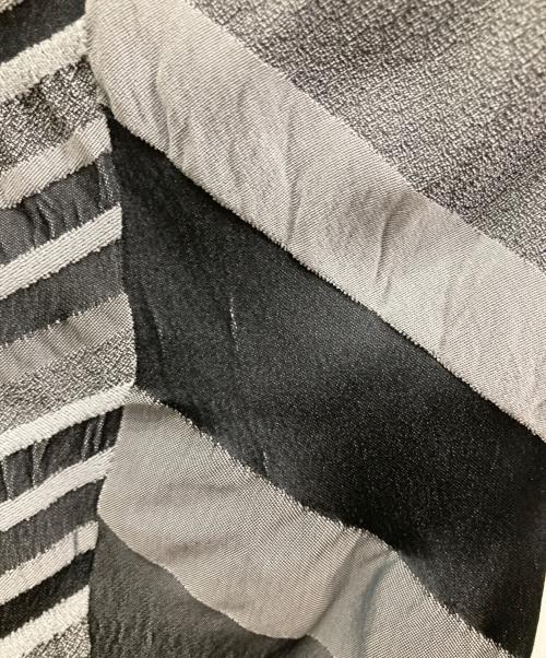 ISSEY MIYAKE（イッセイミヤケ）ISSEY MIYAKE (イッセイミヤケ) 総柄パンツ ブラック×グレー サイズ:Sの古着・服飾アイテム