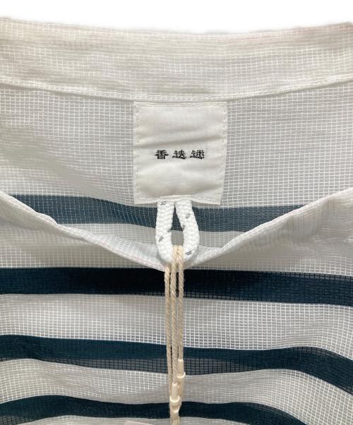 迷迭香 / マンネンロウ（マンネンロウ）迷迭香 / マンネンロウ (マンネンロウ) MESH BASQUE SHIRT/メッシュ バスク シャツ ホワイト×ネイビー サイズ:３ 未使用品の古着・服飾アイテム