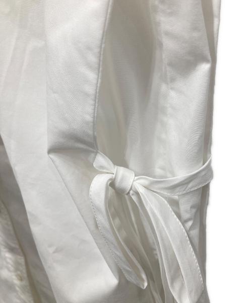 YORI（ヨリ）YORI (ヨリ) ウエッジラインブラウス ホワイト サイズ:Fの古着・服飾アイテム