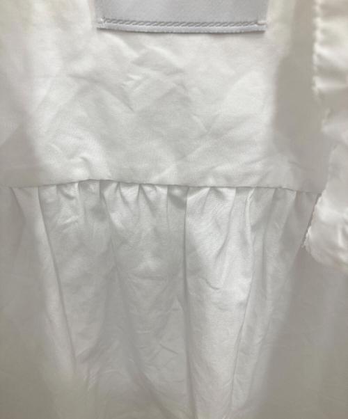 UNITED ARROWS TOKYO（ユナイテッドアローズトウキョウ）UNITED ARROWS TOKYO (ユナイテッドアローズトウキョウ) スタンドカラーフリルブラウス ホワイト サイズ:36の古着・服飾アイテム