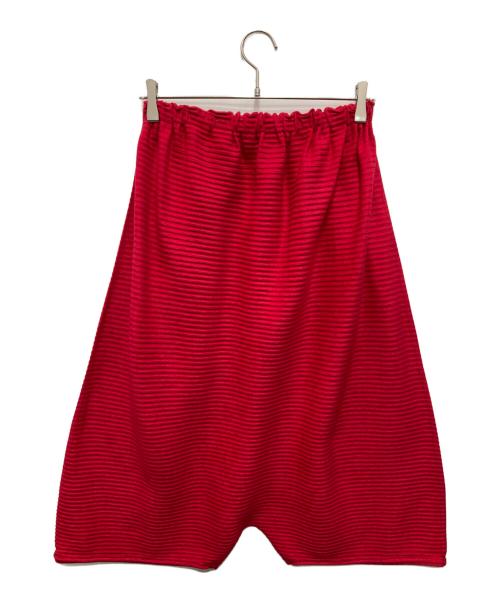 me ISSEY MIYAKE（ミーイッセイ ミヤケ）me ISSEY MIYAKE (ミーイッセイ ミヤケ) プリーツ変形パンツ レッド サイズ:-（下記参照）の古着・服飾アイテム