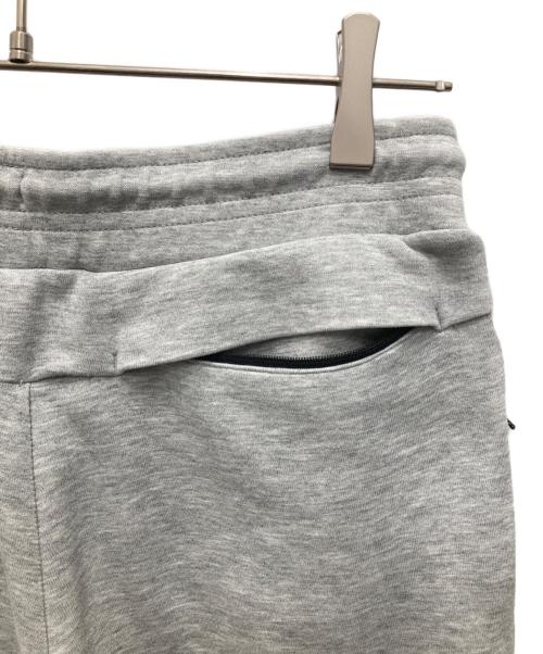 NIKE（ナイキ）NIKE (ナイキ) テックフリース ショーツ グレー サイズ:Sの古着・服飾アイテム