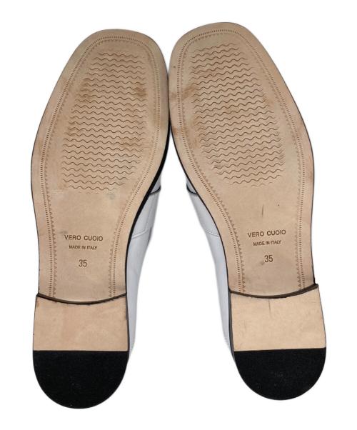 BARNEYS NEWYORK（バーニーズ・ニューヨーク）BARNEYS NEWYORK (バーニーズ・ニューヨーク) スクエアトゥローファー ホワイト サイズ:35の古着・服飾アイテム