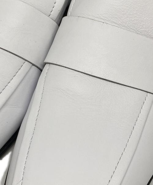 BARNEYS NEWYORK（バーニーズ・ニューヨーク）BARNEYS NEWYORK (バーニーズ・ニューヨーク) スクエアトゥローファー ホワイト サイズ:35の古着・服飾アイテム